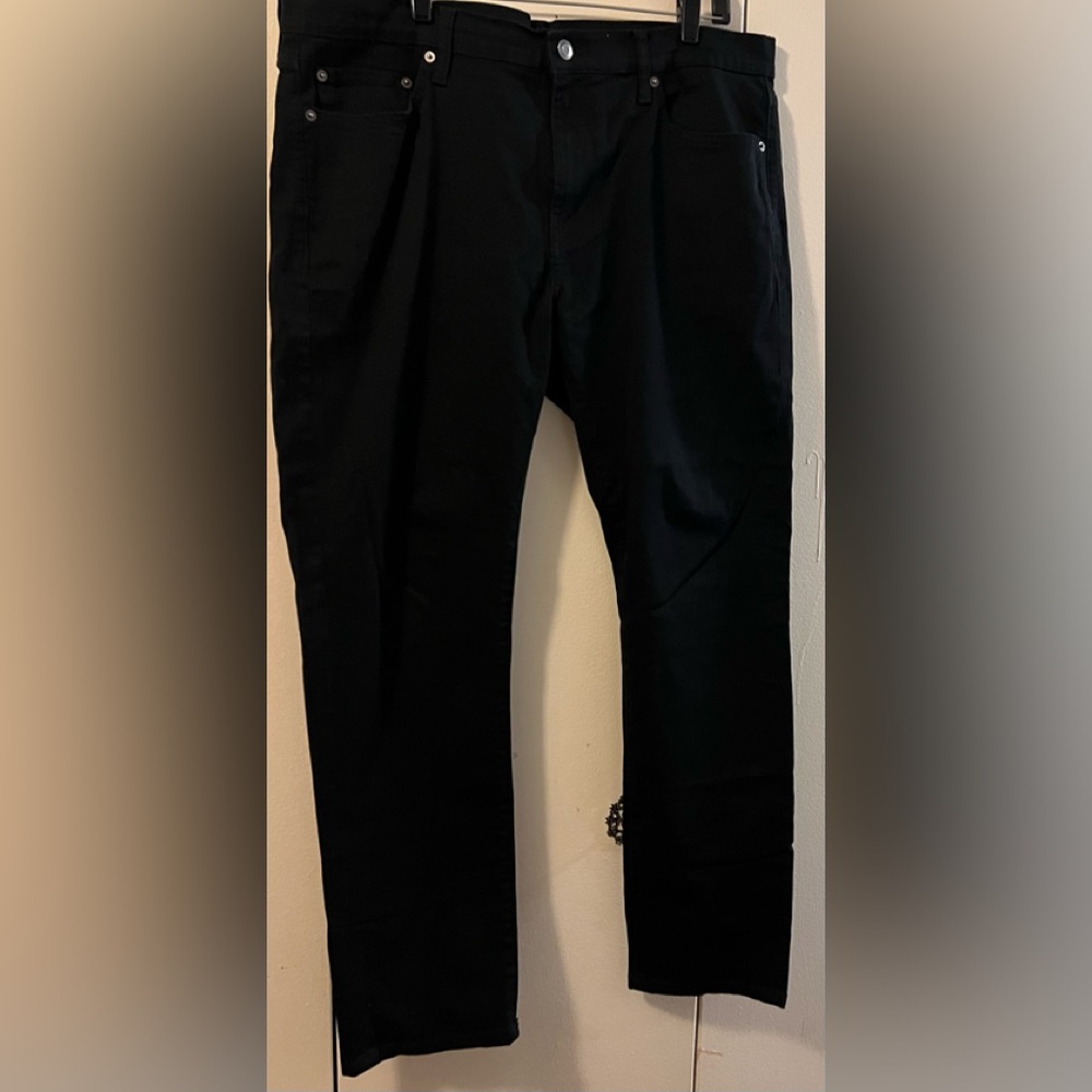NWOT AMAZON ESSENTIALS BLACK JEANS (36W X 32L)